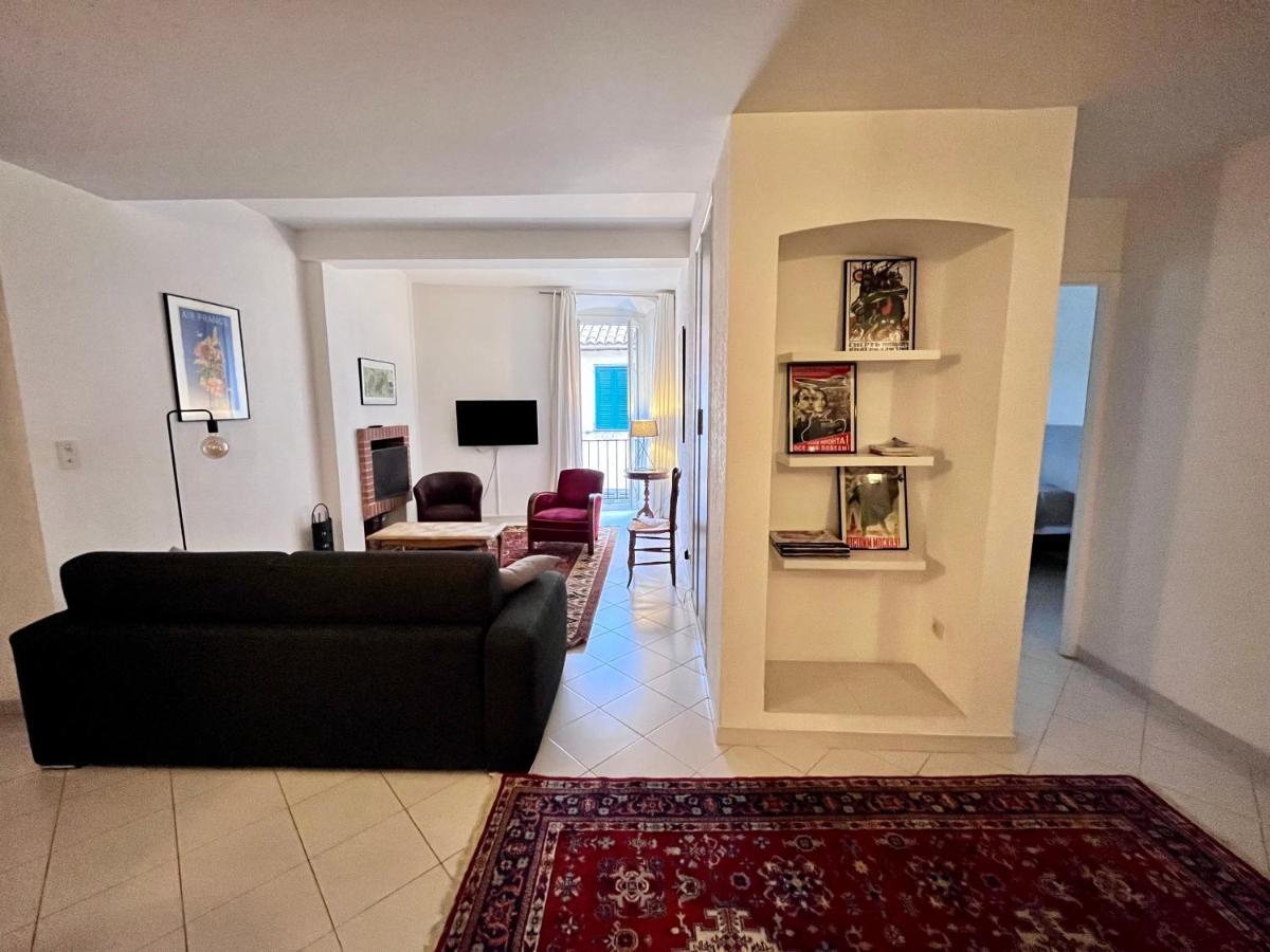 Appartement Spacieux En Face Du Port كالفي المظهر الخارجي الصورة